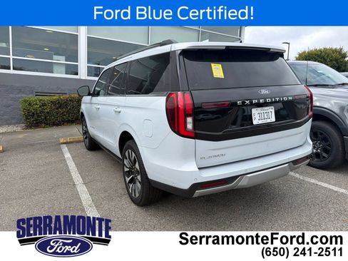 Used 2025 Ford Expedition Platinum w/ Driver's Package AWD/4WD image 7