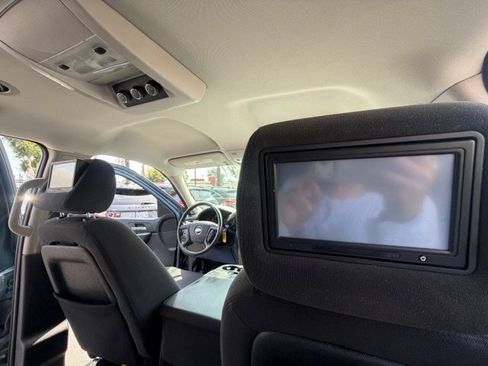 Used 2010 Chevrolet Tahoe LS RWD image 17