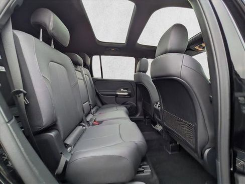 Certified 2025 Mercedes-Benz GLB 250 image 19