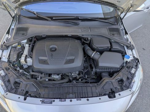 Used 2018 Volvo S60 T5 Inscription image 33