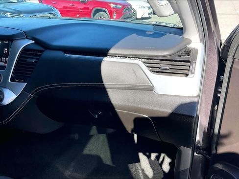 Used 2016 GMC Yukon SLE w/ HD Trailering Package image 17