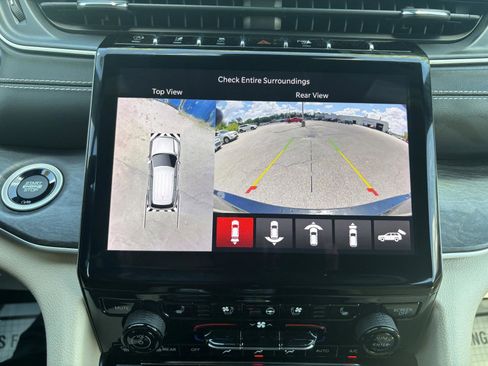 Used 2024 Jeep Grand Cherokee L Limited w/ Luxury Tech Group II image 9