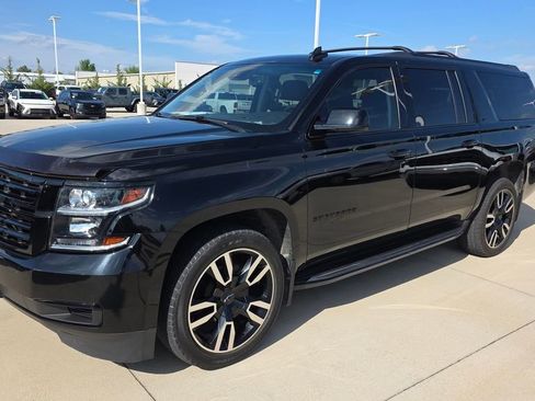 Used 2018 Chevrolet Suburban LT w/ RST Edition image 3
