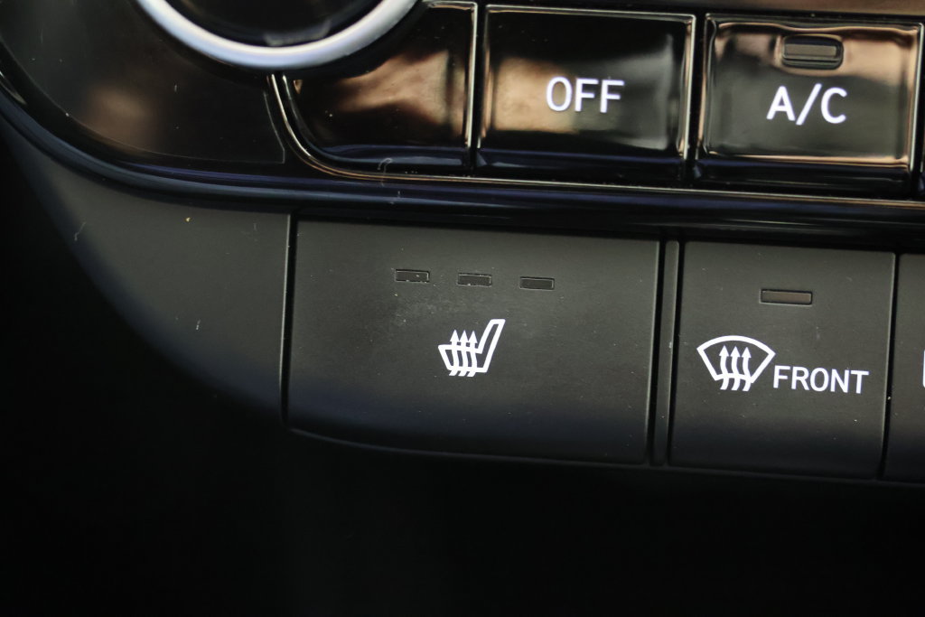 Used 2025 Hyundai Elantra SEL FWD image 16
