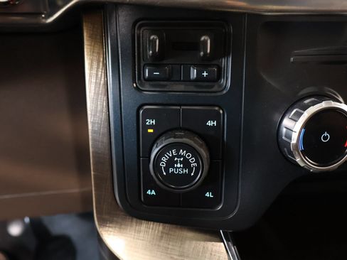 Used 2025 Ford F150 King Ranch w/ FX4 Off-Road Package AWD/4WD image 9