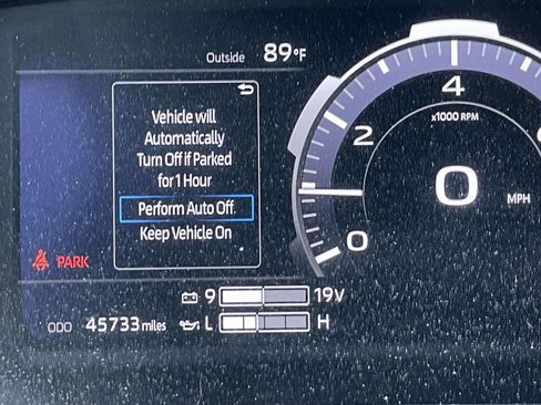 Used 2024 Toyota Tundra Platinum AWD/4WD image 32
