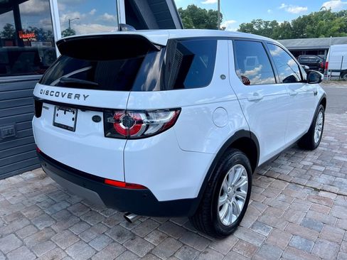 Used 2019 Land Rover Discovery Sport SE AWD/4WD image 9