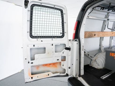 Used 2014 Chevrolet Express 2500 w/ Cold Climate Package image 11