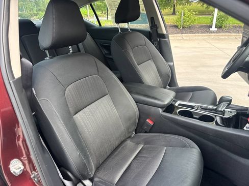 Used 2024 Nissan Altima 2.5 SV FWD image 35