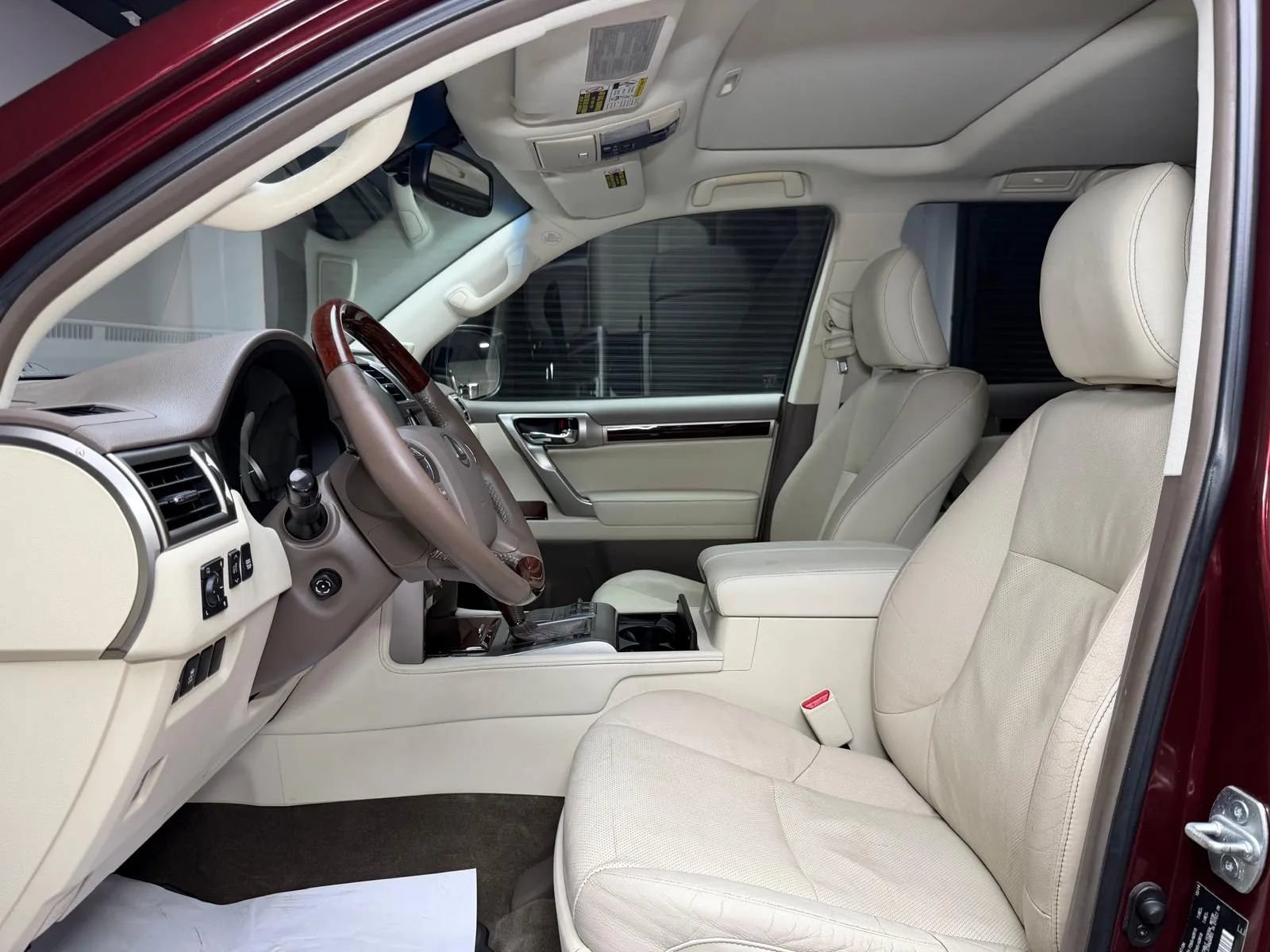 Used 2015 Lexus GX 460 w/ Premium Package AWD/4WD image 30