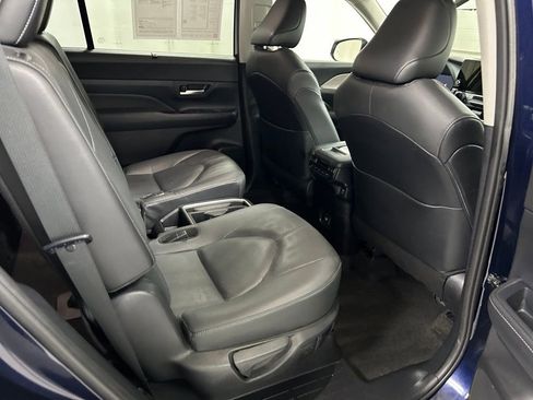 Used 2024 Toyota Grand Highlander Platinum AWD/4WD image 14
