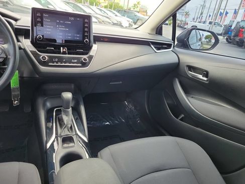 Used 2020 Toyota Corolla LE FWD image 13