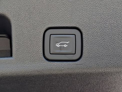 Used 2025 GMC Acadia AT4 w/ LPO, Floor Liner Package AWD/4WD image 31