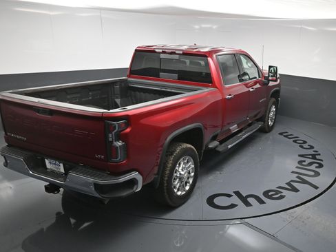Used 2025 Chevrolet Silverado 2500 LTZ w/ LTZ Premium Package image 17