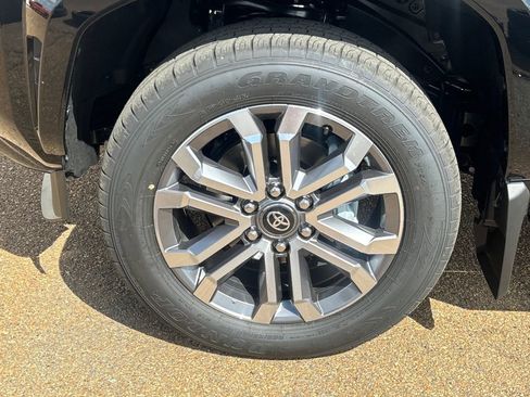 New 2026 Toyota 4Runner Limited image 25