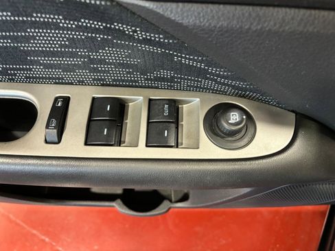 Used 2010 Ford Fusion SE image 24