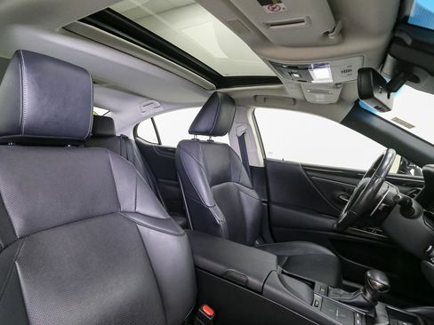Used 2019 Lexus ES 350 image 17