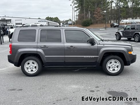 Used 2016 Jeep Patriot Sport w/ Power Value Group image 2