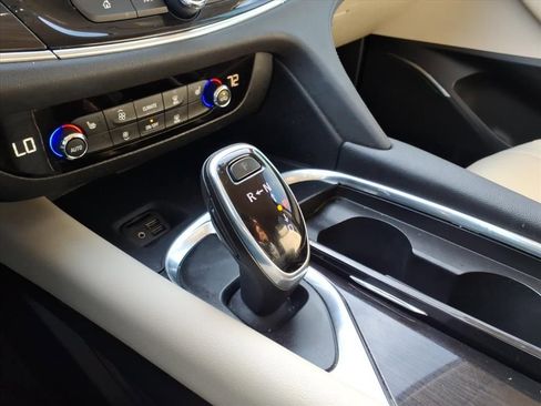 Used 2021 Buick Enclave Essence image 21