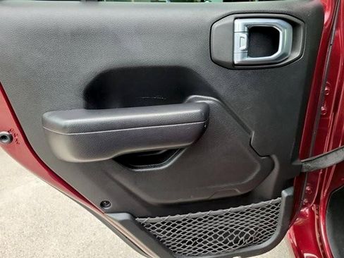 Used 2021 Jeep Gladiator Sport AWD/4WD image 19
