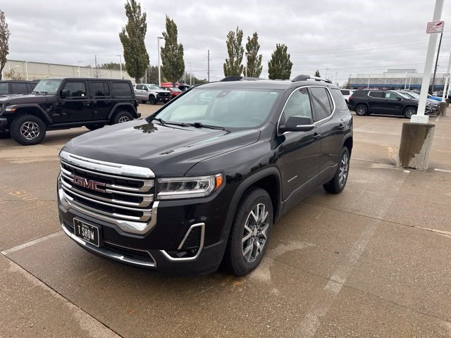 Used 2023 GMC Acadia SLT AWD/4WD image 1