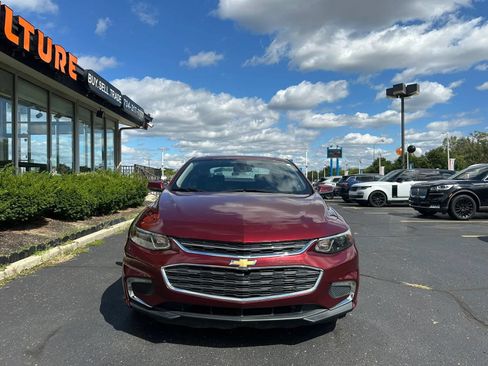 Used 2016 Chevrolet Malibu LT w/ Leather Package FWD image 2
