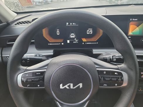 Used 2025 Kia K5 LXS image 25