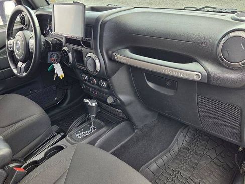 Used 2015 Jeep Wrangler Sport AWD/4WD image 17