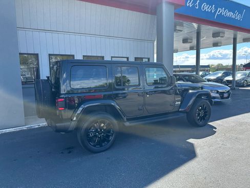 Used 2023 Jeep Wrangler Unlimited Sahara AWD/4WD image 39