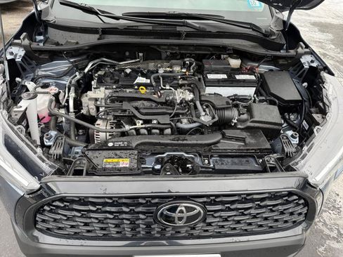 Certified 2025 Toyota Corolla Cross LE image 33