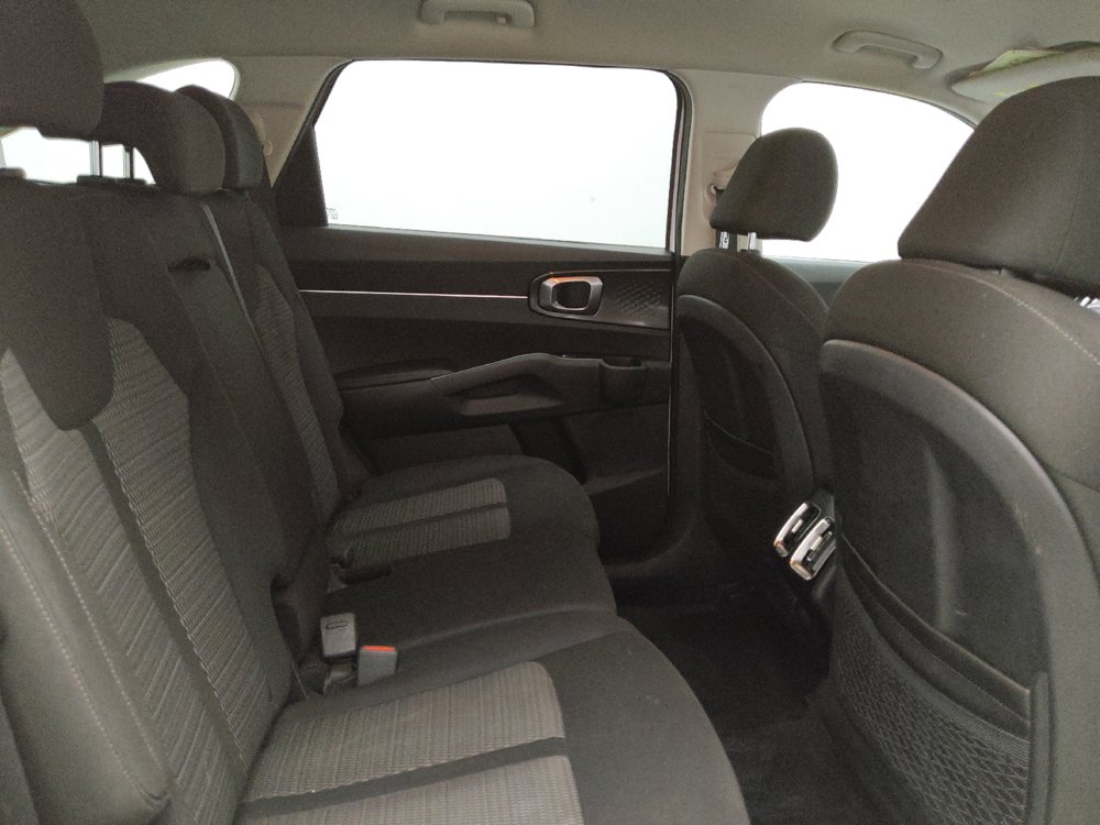 Used 2022 Kia Sorento LX FWD image 19