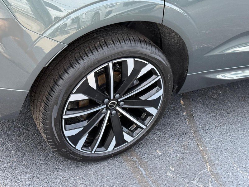 New 2026 Volvo XC60 T8 Ultra w/ Protection Package Premier AWD/4WD image 4