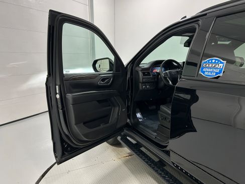 Used 2022 Chevrolet Suburban Z71 image 23