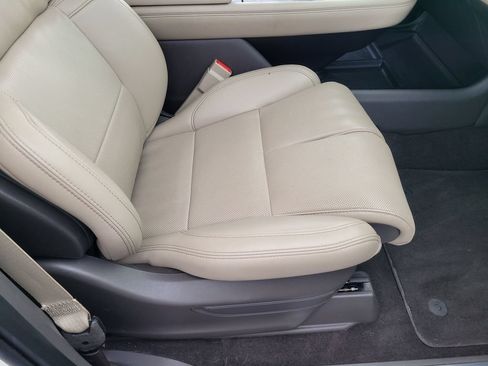 Used 2024 Lincoln Navigator Premiere AWD/4WD image 24
