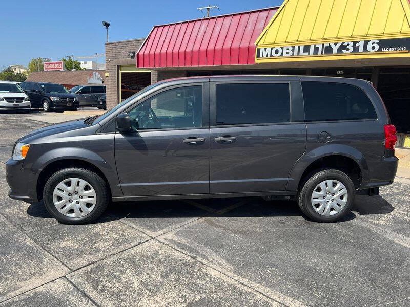 Used 2019 Dodge Grand Caravan SE w/ UConnect Hands-Free Group FWD image 5