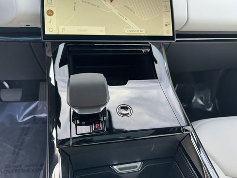 New 2025 Land Rover Range Rover Sport image 23