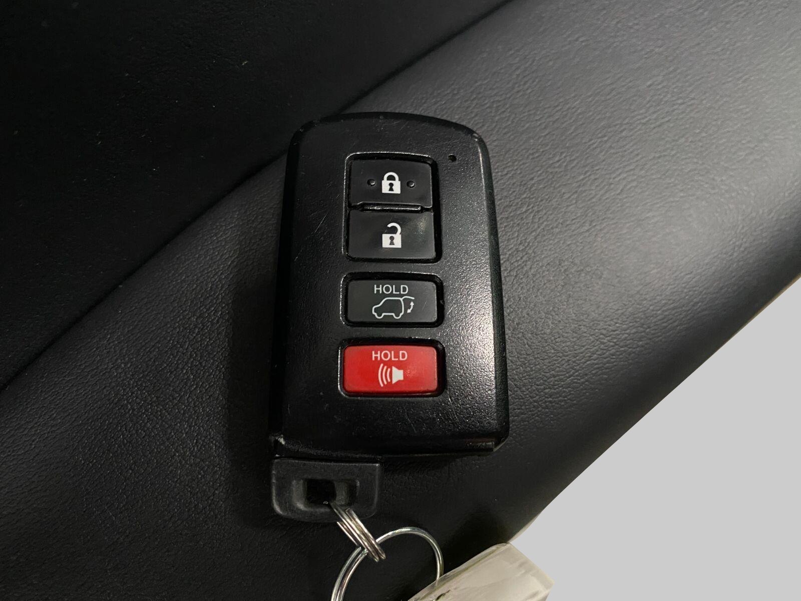 Used 2015 Toyota Highlander XLE AWD/4WD image 31