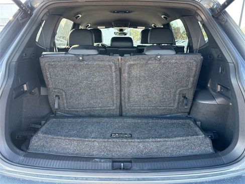 Used 2022 Volkswagen Tiguan SE R-Line image 12