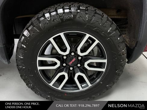 Used 2023 GMC Sierra 1500 AT4 w/ AT4 Preferred Package AWD/4WD image 12