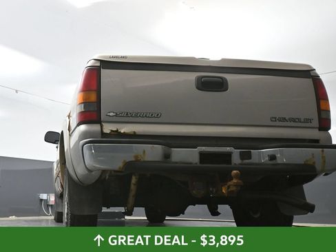 Used 2001 Chevrolet Silverado 1500 LS w/ Firm Ride Suspension Pkg AWD/4WD image 31