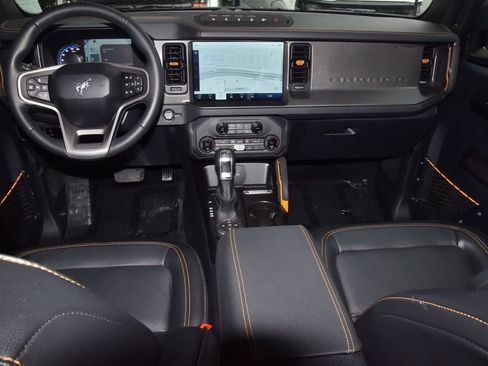 Certified 2024 Ford Bronco Badlands AWD/4WD image 16