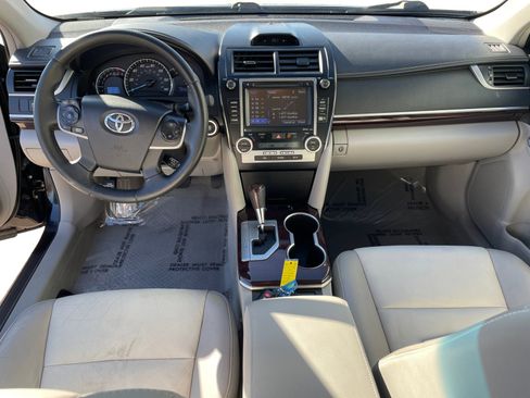 Used 2014 Toyota Camry XLE image 15