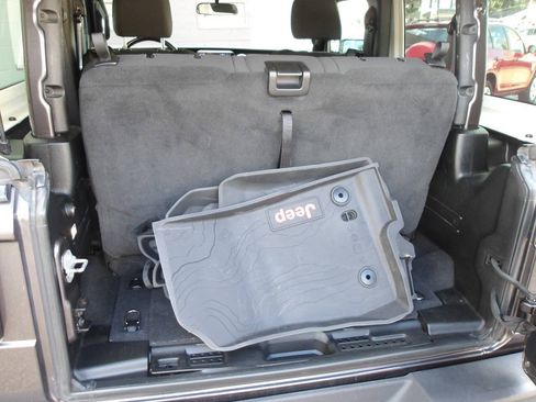 Used 2020 Jeep Wrangler Sport AWD/4WD image 22