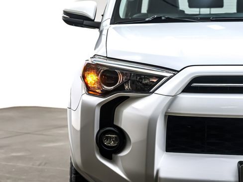 Used 2023 Toyota 4Runner SR5 Premium image 15
