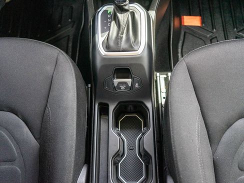 Used 2021 Jeep Renegade Latitude w/ Convenience Group AWD/4WD image 26
