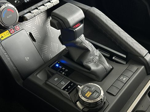 New 2026 Toyota 4Runner TRD Off-Road AWD/4WD image 19