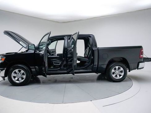 Used 2024 RAM 1500 Laramie AWD/4WD image 18