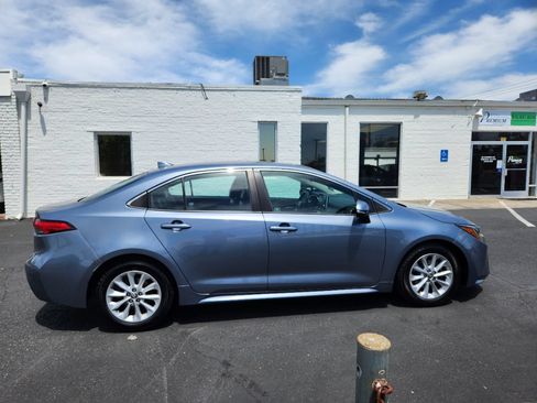 Used 2021 Toyota Corolla XLE w/ Carpet Mat Package (TMS) FWD image 7