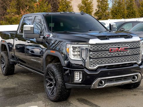 Used 2023 GMC Sierra 2500 Denali w/ Denali Black Diamond Edition image 9