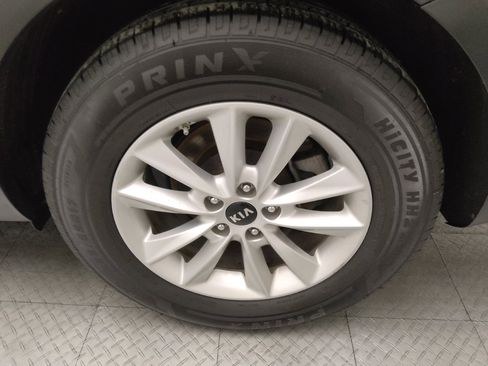 Used 2019 Kia Sorento L image 31